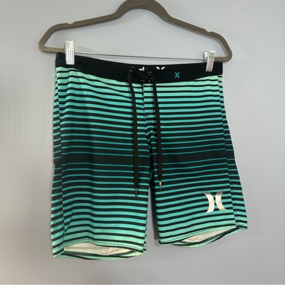 Youth size Hurley phantom swim trunks - Picture 3 of 10